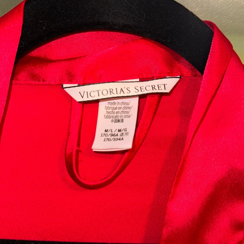 Victoria’s Secret Robe - Picture 2 of 3